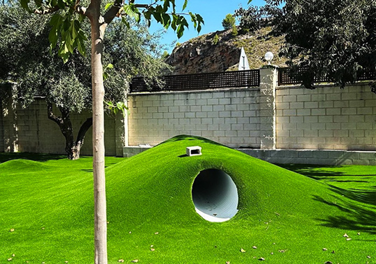 instalación de césped artificial en Alzira hecho por jardines vallvert